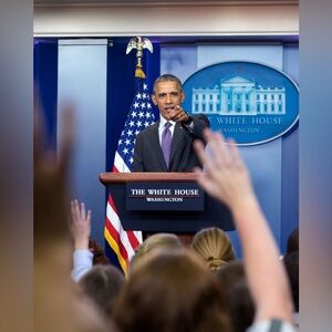 8x10 President Barack Obama Takes Questions on College Reporter Day Photo Print